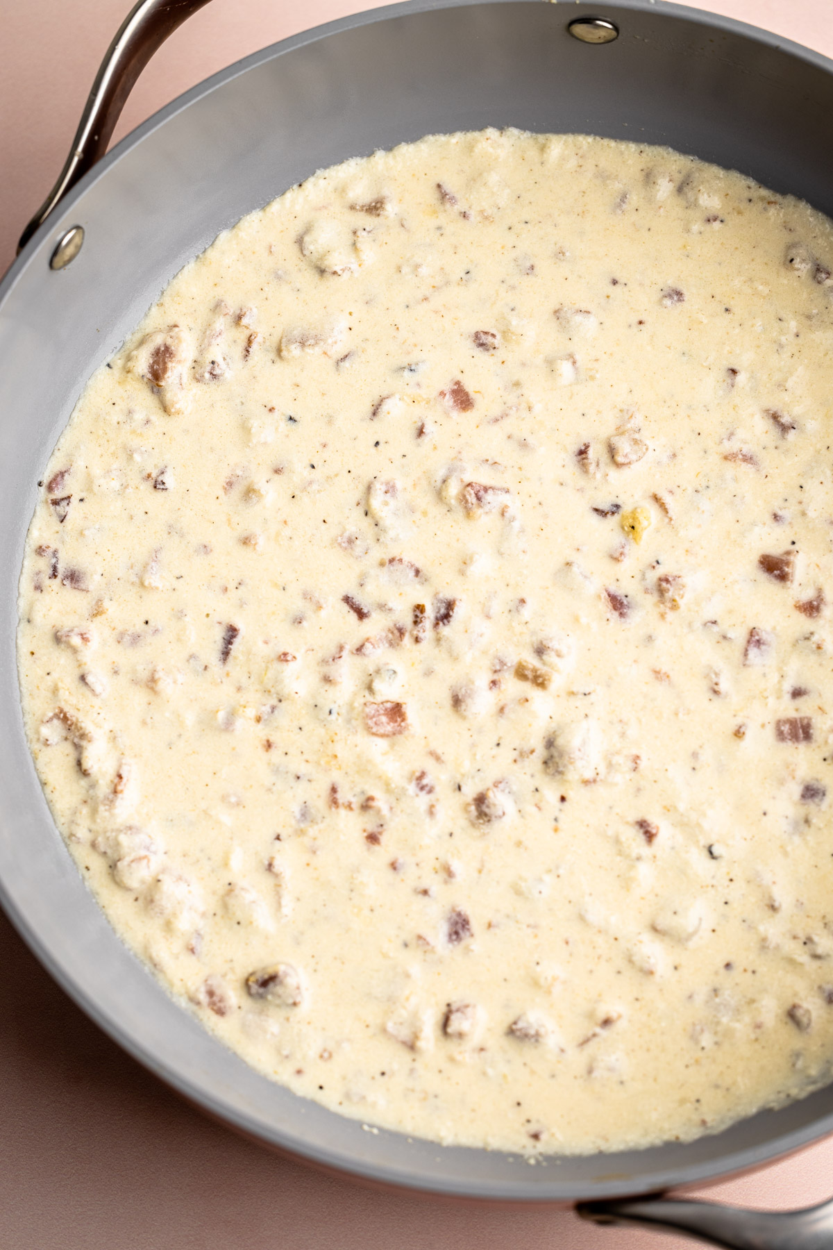 A creamy sauce for pancetta and pea pasta.