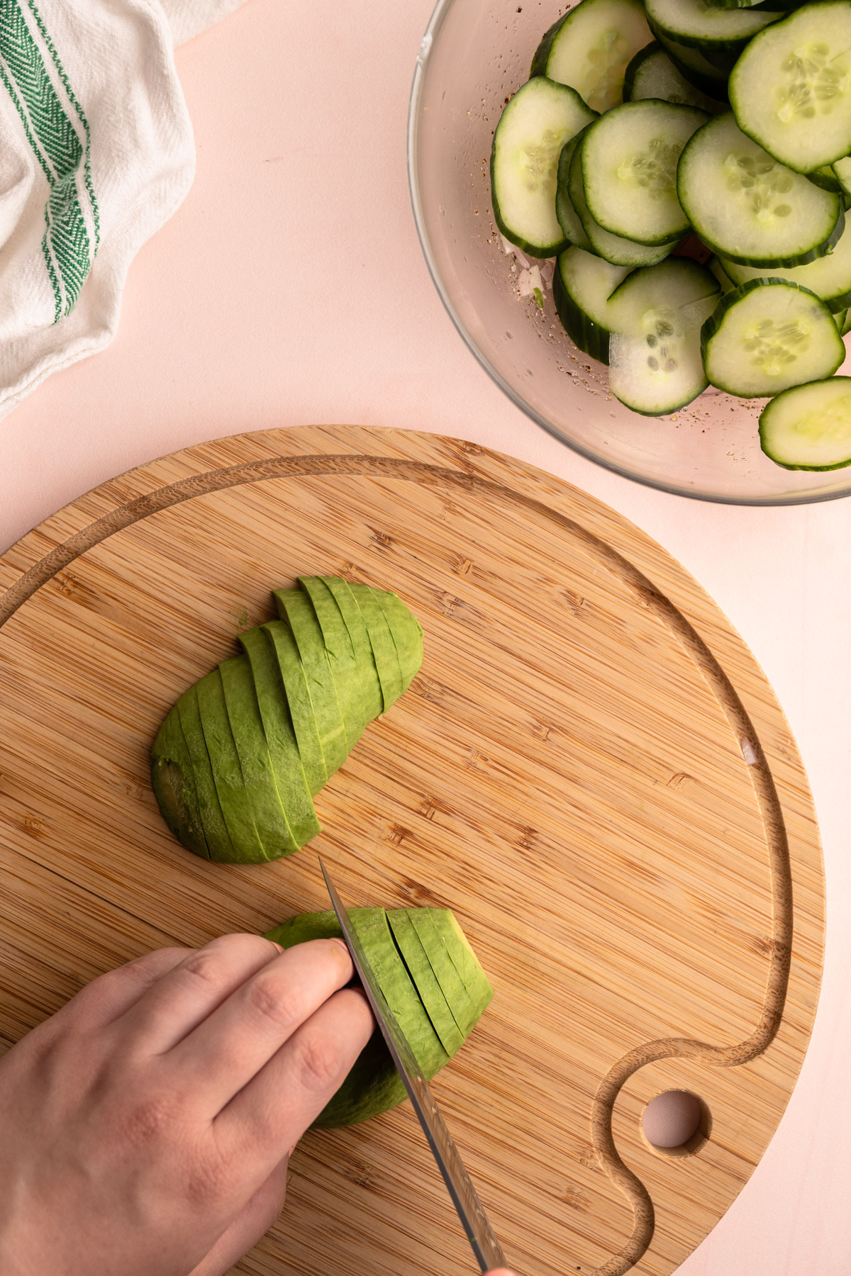 Slicing avocado