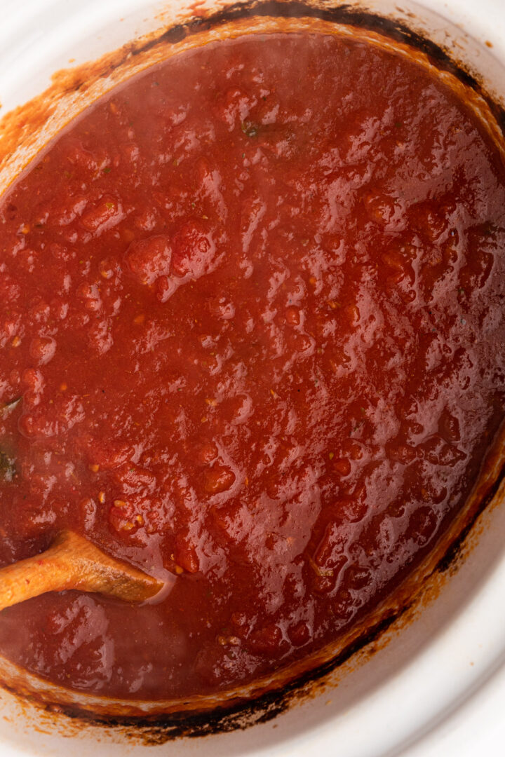 Slow Cooker Tomato Sauce - Everyday Family Eats