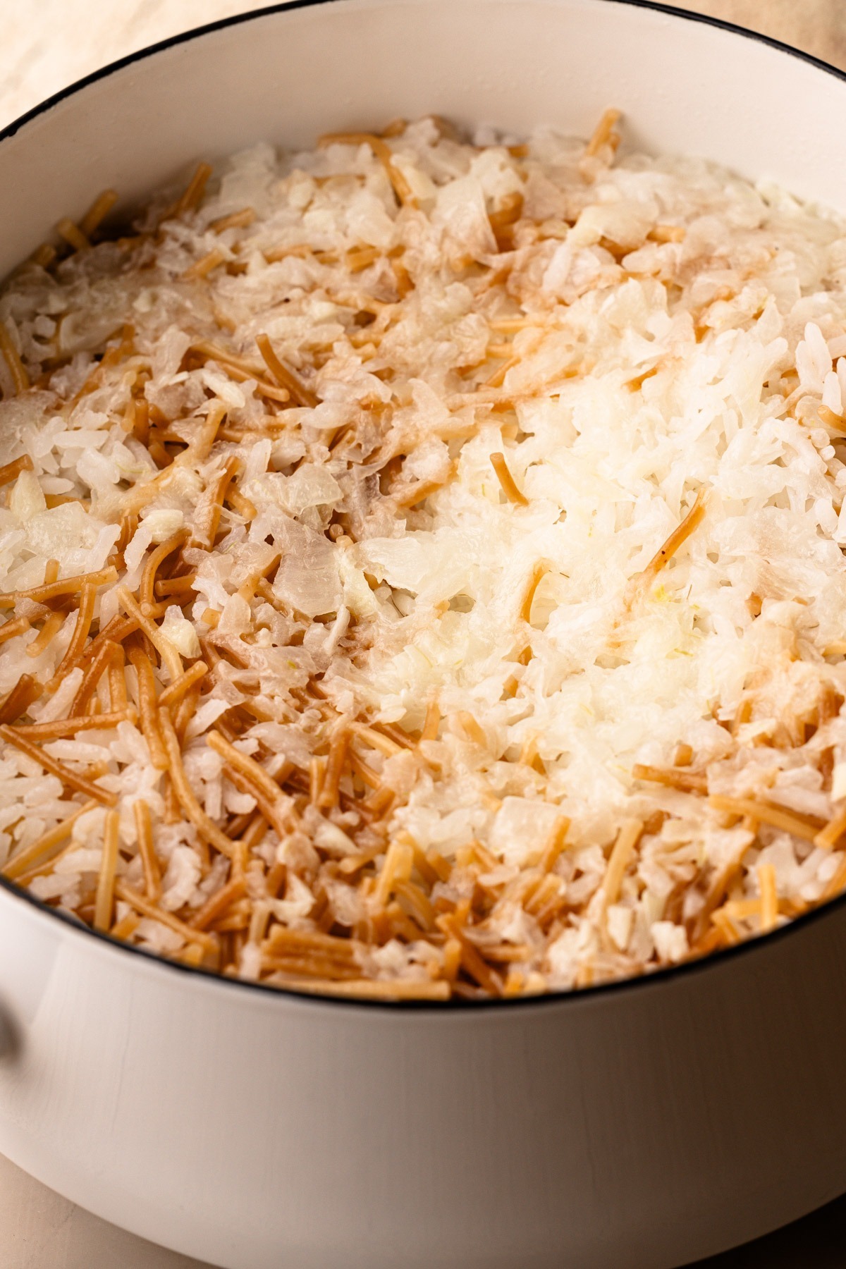 Cooked colombian rice with pasta.